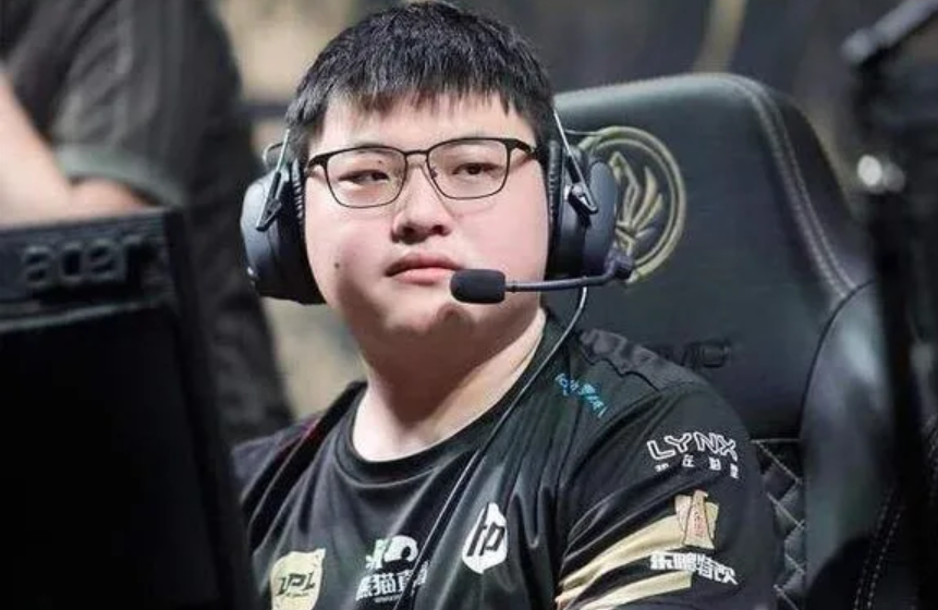 957直播爆料：今年抽签嘉宾是微笑、厂长和Uzi