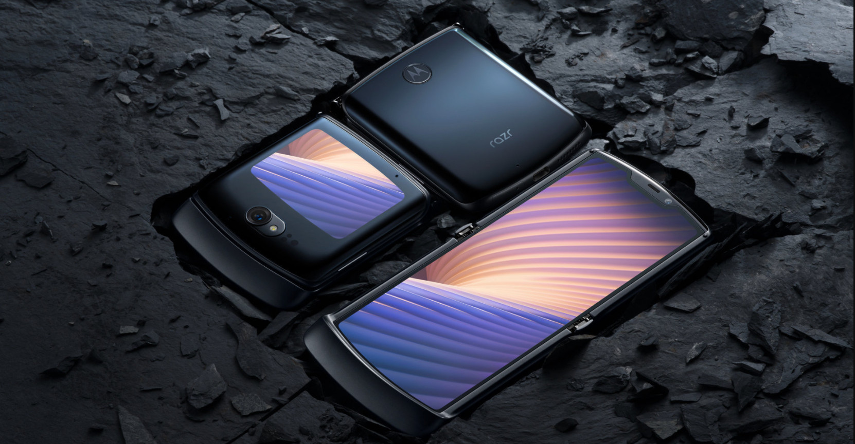 摩托罗拉razr 5G发布:折叠屏无折痕 售价12499元(啊这…)插图 摩托罗拉razr 5G发布:折叠无折痕 售价12499元