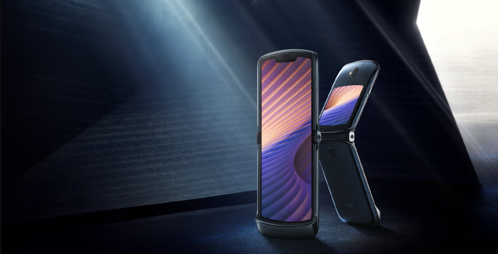 摩托罗拉razr 5G发布:折叠屏无折痕 售价12499元(啊这…)插图2 摩托罗拉razr 5G发布:折叠无折痕 售价12499元