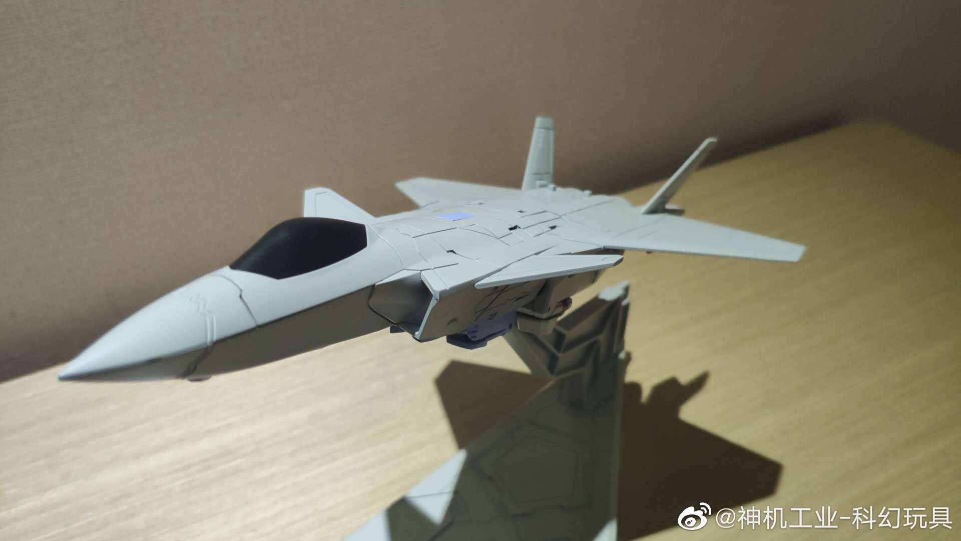 神机工业“歼20”可变形模型“黑闪” 公布,售价899元插图12 国内厂商神机工业推出“歼20”可变形模型“黑闪” 售价899元