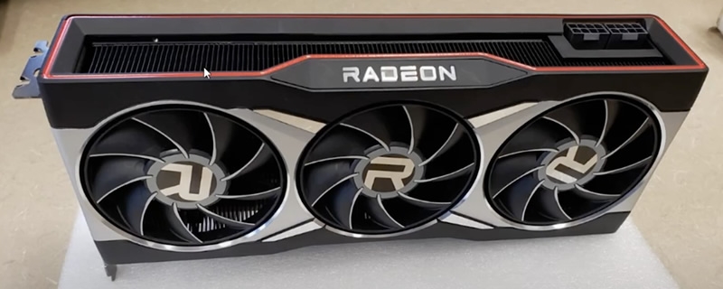 AMD RX6900显卡实拍照曝光插图 AMD RX6900显卡实拍照曝光:双“煤气灶”版本也来了