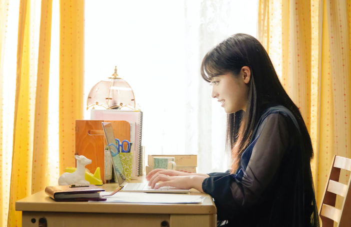 电影《小说之神》大量新剧照 桥本环奈雨后湿身照在列