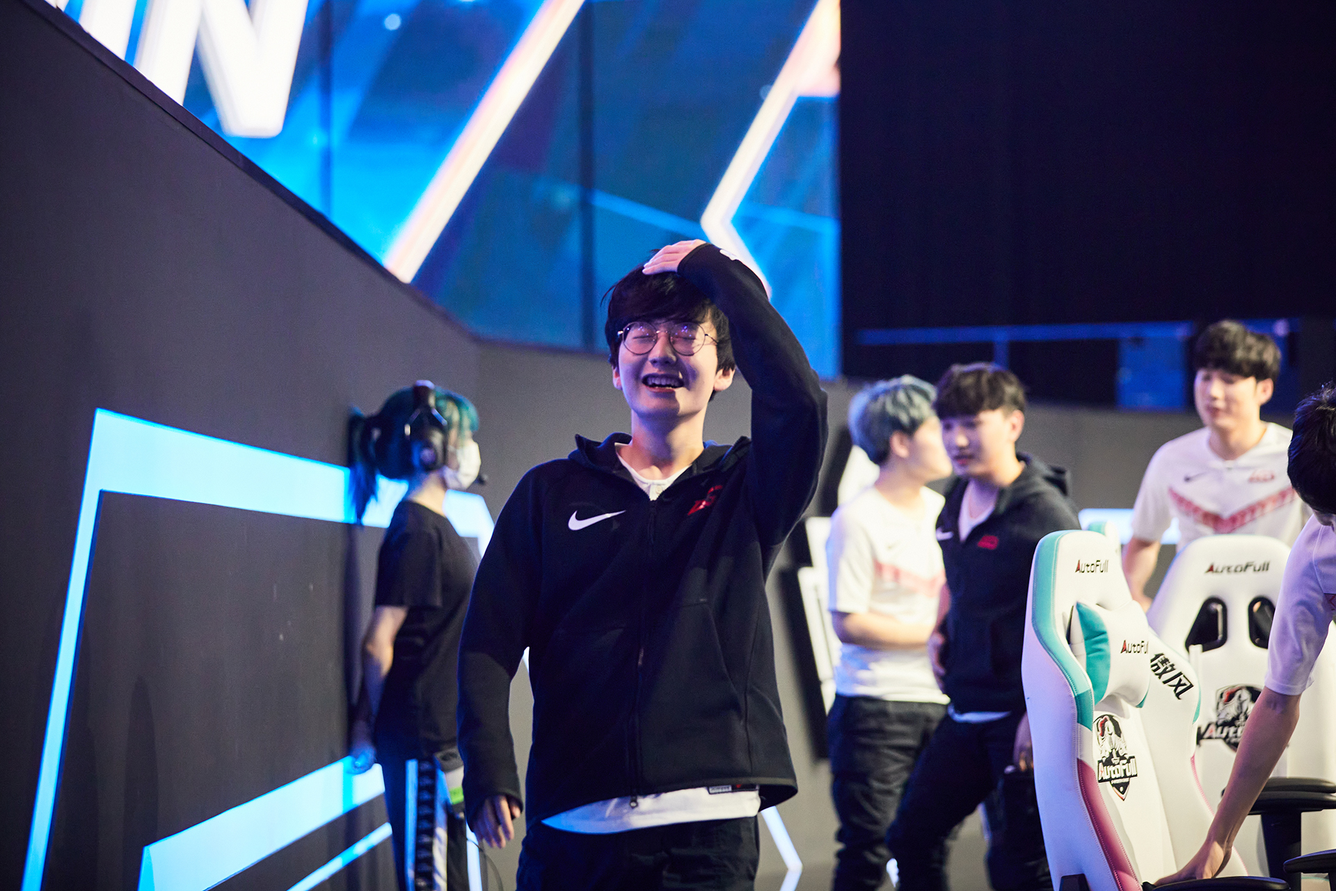 国外网友热议LGD输给PSG：LPL现在就是泡沫，一吹就破