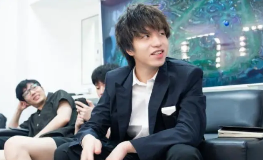 957直播爆料：今年抽签嘉宾是微笑、厂长和Uzi