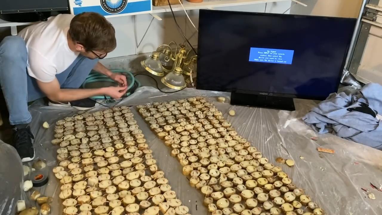 国外玩家用土豆玩《毁灭战士》 B社官博特意@育碧