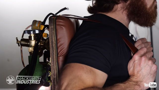 高玩打造最接近版《星战》光剑 4000度高温极度危险