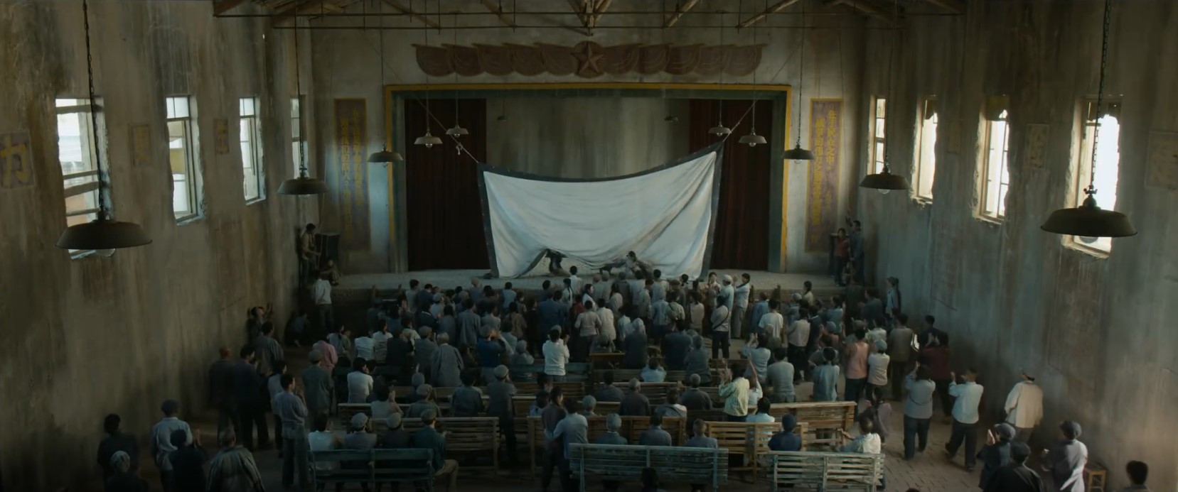 张艺谋新片《一秒钟》定档11月27日插图8 张艺谋新片《一秒钟》定档11月27日 预告公布