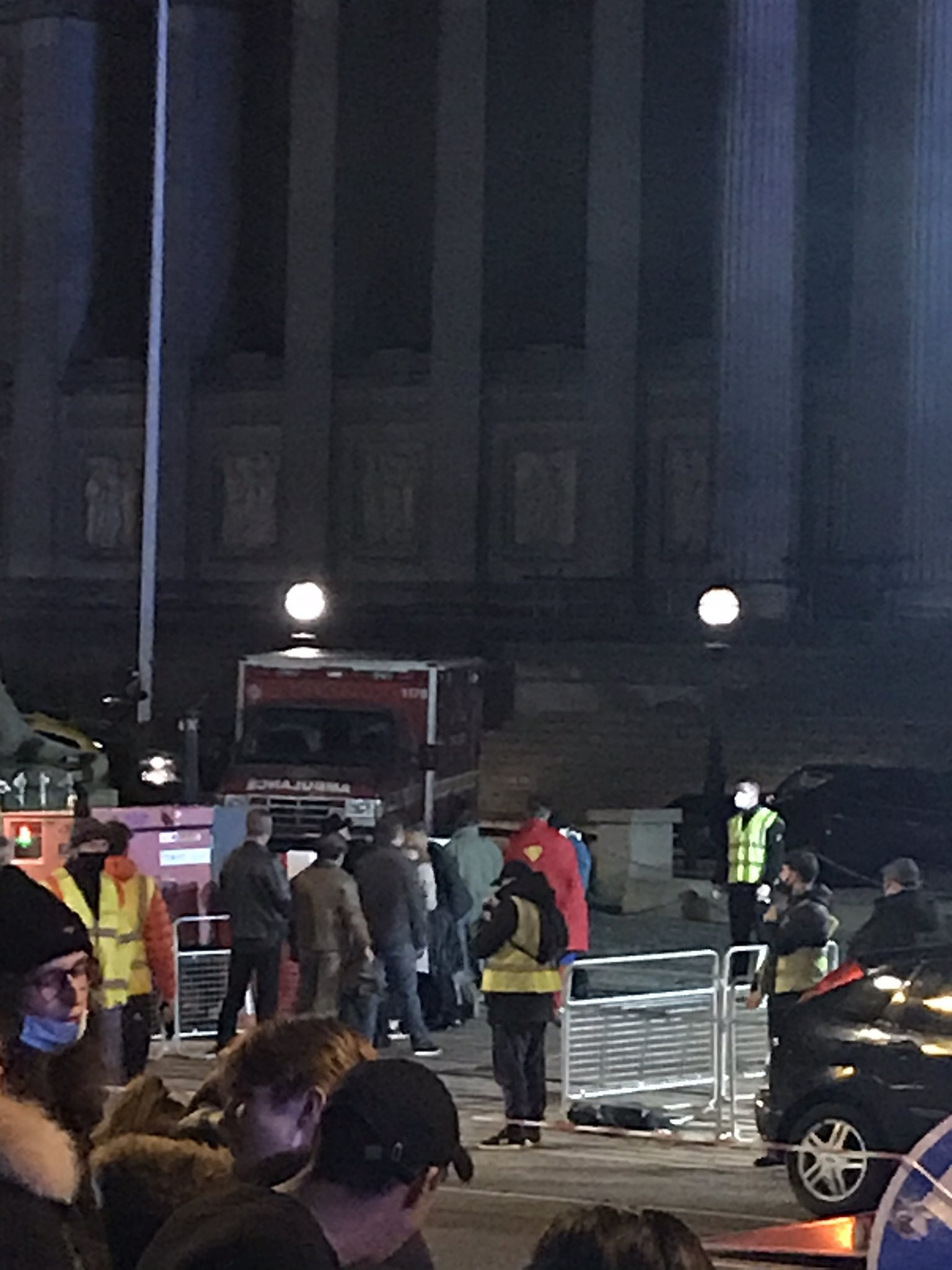 新《蝙蝠侠》一大波新片场照 有人cos超人和神奇女侠