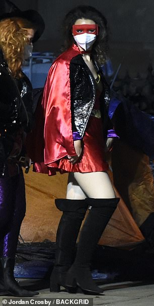 新《蝙蝠侠》一大波新片场照 有人cos超人和神奇女侠