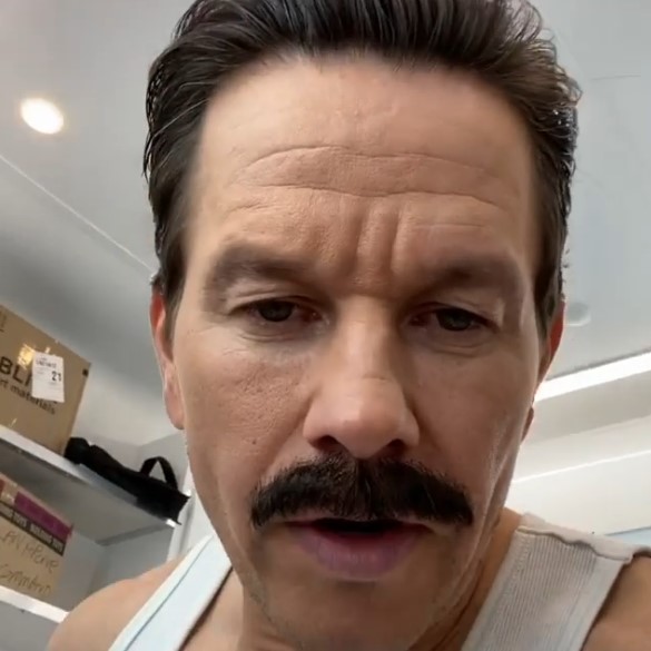 马克·沃尔伯格公布《神秘海域》电影苏利文造型照