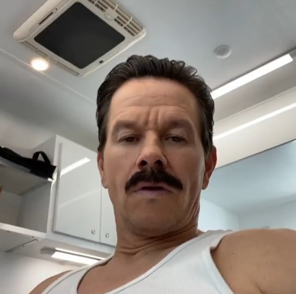 马克·沃尔伯格公布《神秘海域》电影苏利文造型照