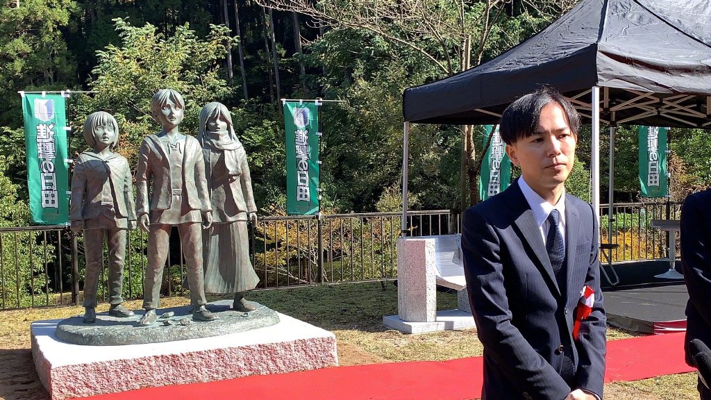 日本进击的巨人铜像揭幕仪式中谏山创透露：「进击的巨人还剩1%~2%完结」 ​​​​