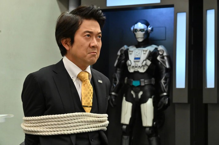 《假面骑士零一》特摄电影新角色剧照 裸男大叔出演