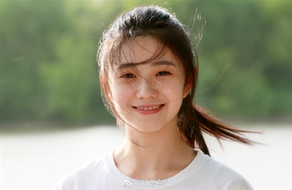 张艺谋新片《一秒钟》已过审 新晋谋女郎是00后新人