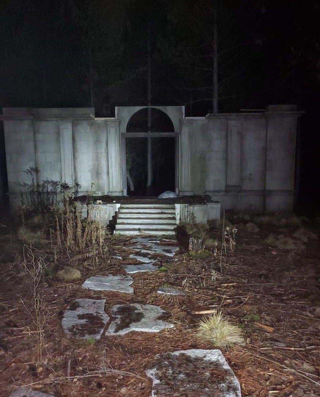 《生化危机》电影新片场照 斯宾塞洋馆雏形曝光