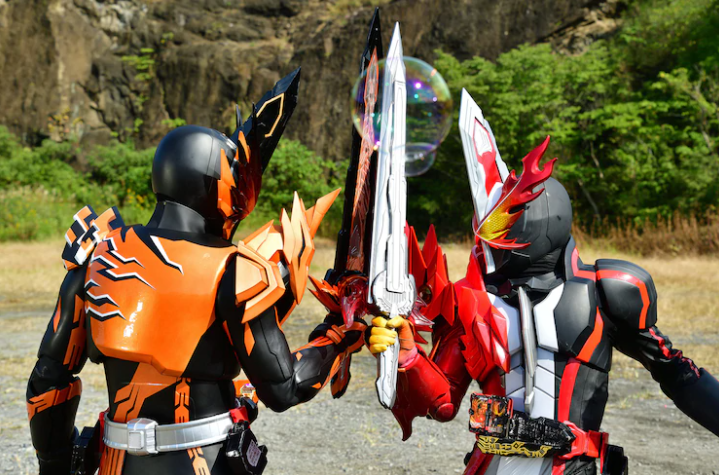 《假面骑士》圣刃特摄电影最新剧照公开 6大圣刃骑士同时变身