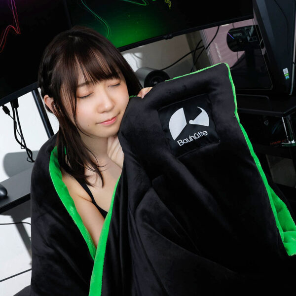 宅男游戏毛毯“Wata Tank”日本开售，“伊织萌”担任模特