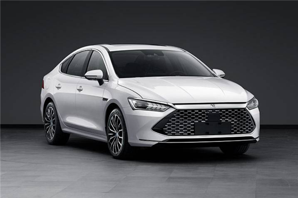 链接、共建！比亚迪汽车发布全新标识：焕新出发