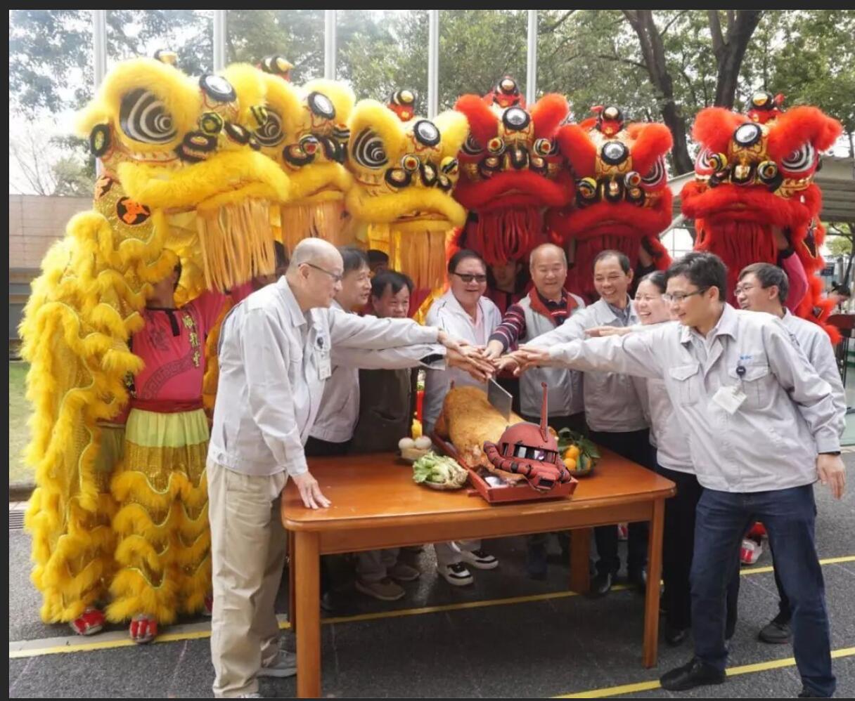 上海金桥啦啦宝都 1:1 实物大【自由高达】 今日“上头”仪式