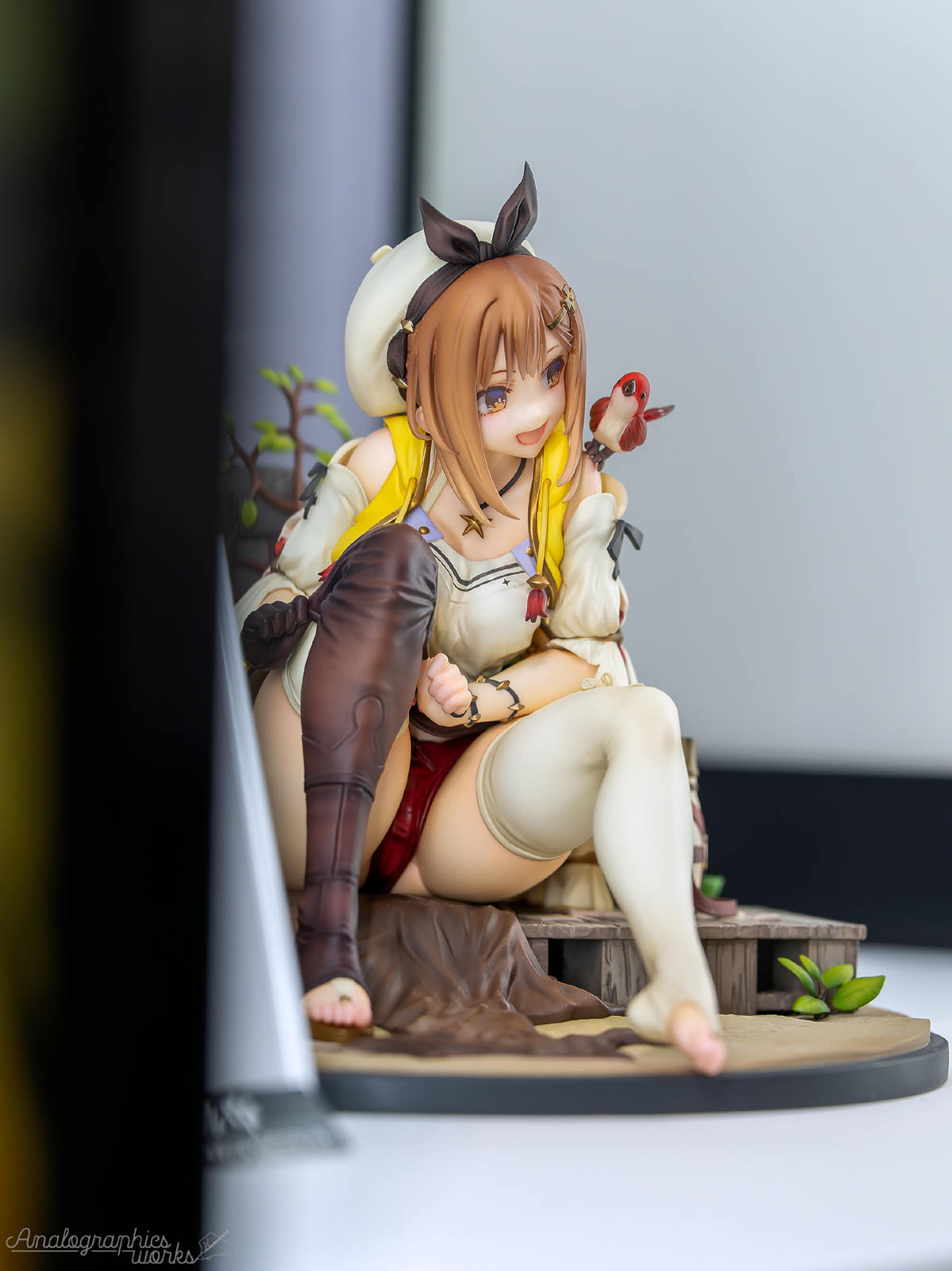 手办模型：肉腿来袭！《莱莎的炼金工房》 1/6  莱莎琳·斯托特