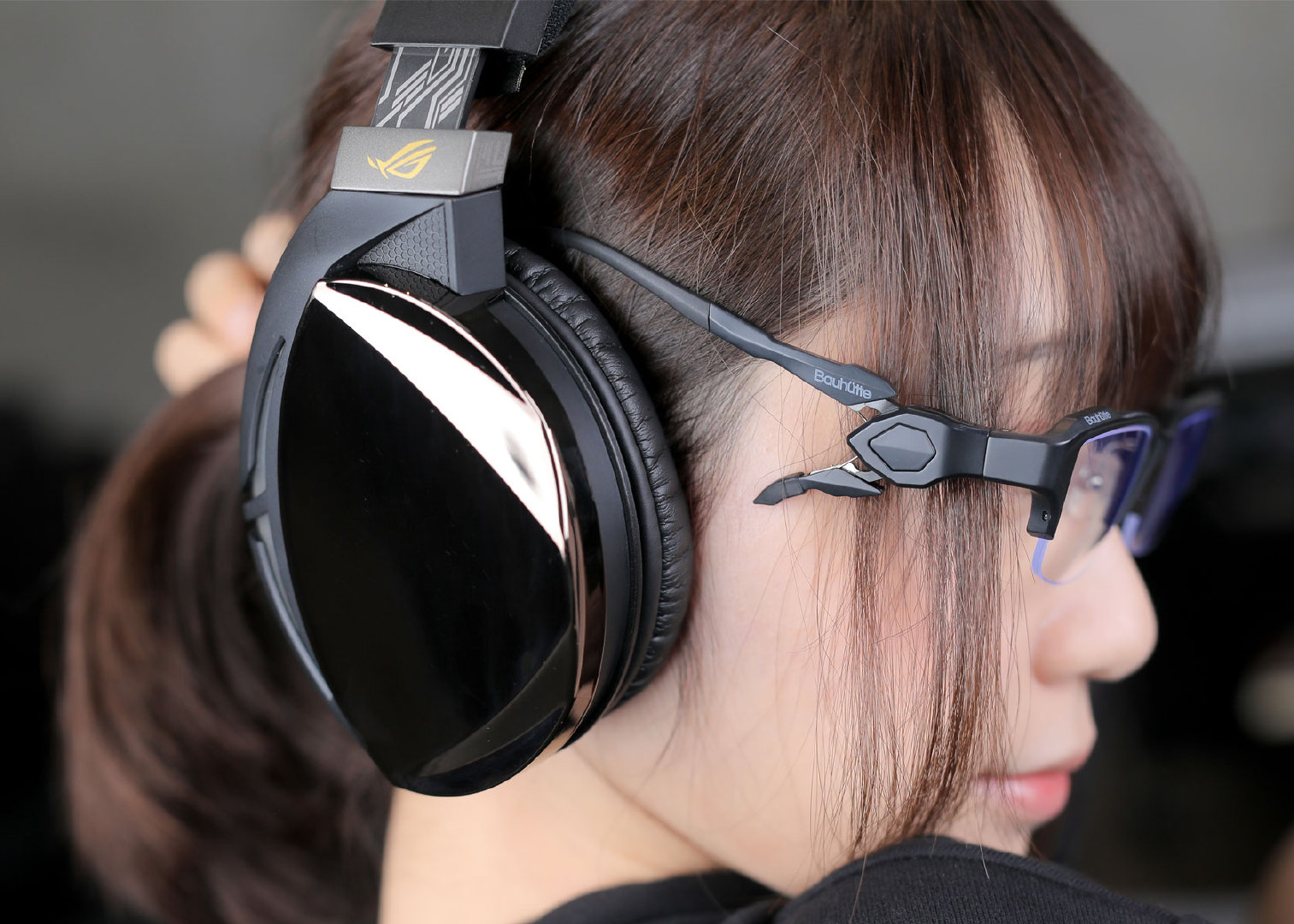 「伊织萌」代言Bauhutte游戏眼镜BGG-02-BK现已发售