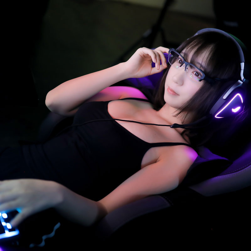 「伊织萌」代言Bauhutte游戏眼镜BGG-02-BK现已发售