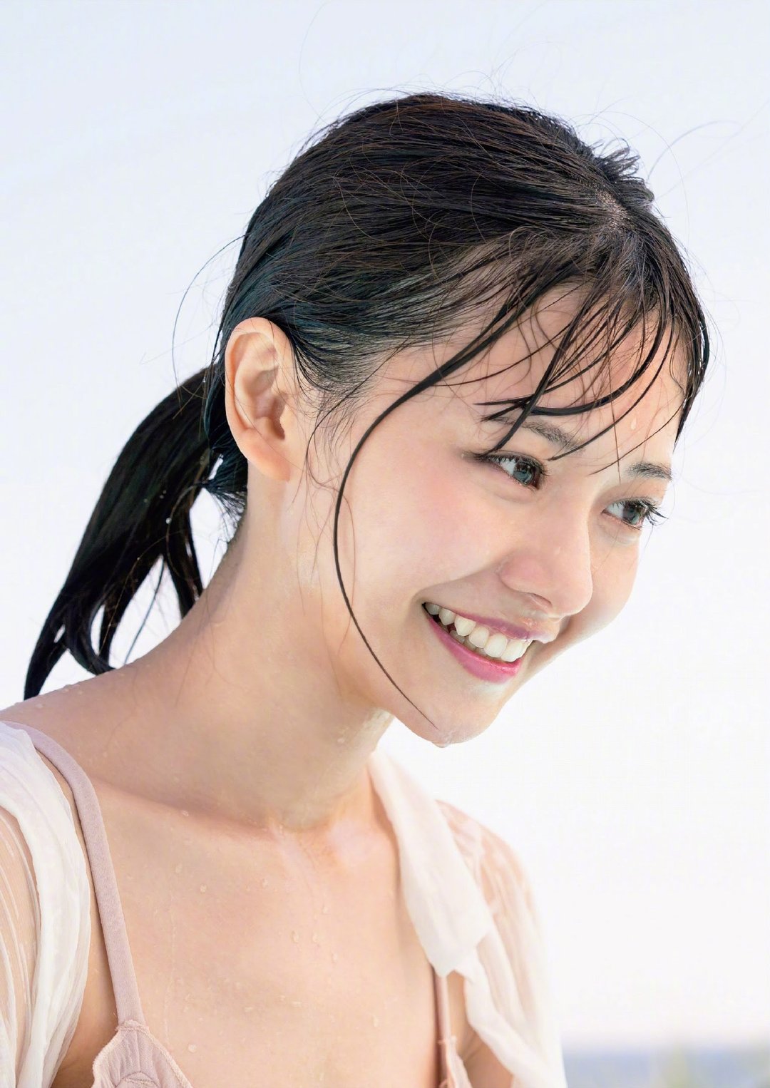 杂志[Weekly Playboy] 浅仓唯 首次登上封面