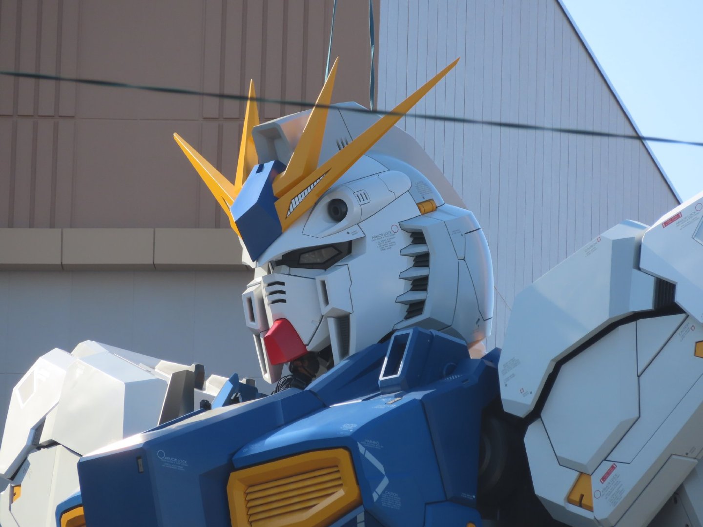 日本福冈1：1比例实体大 “牛高达”  今日完成“上头仪式”