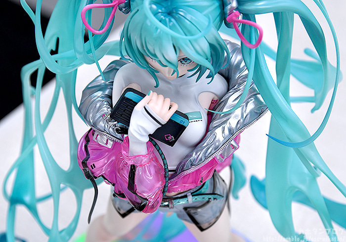 手办模型：初音未来 with SOLWA  1/7手办