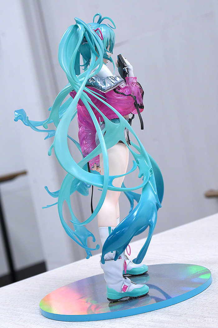手办模型：初音未来 with SOLWA  1/7手办