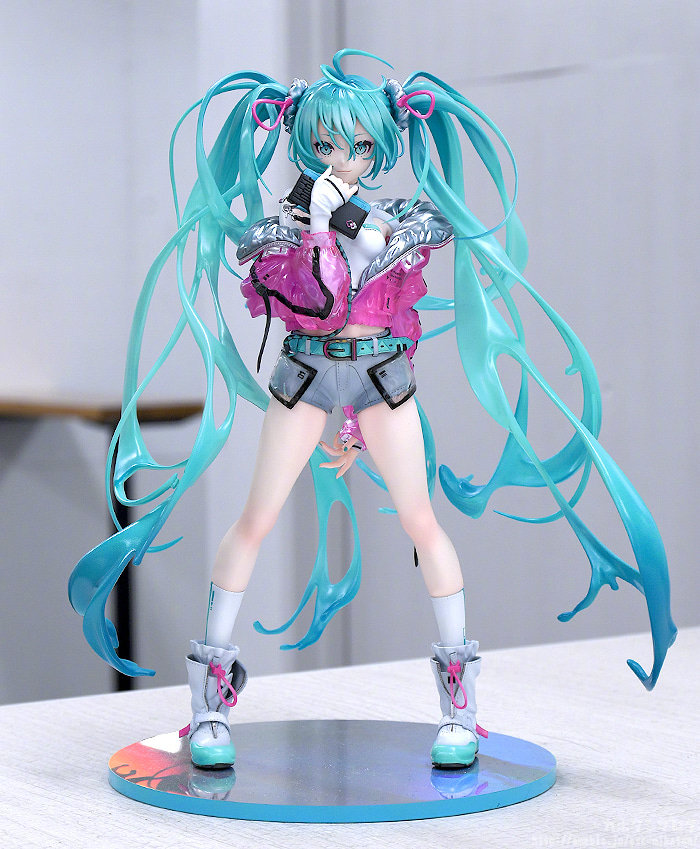 手办模型：初音未来 with SOLWA  1/7手办