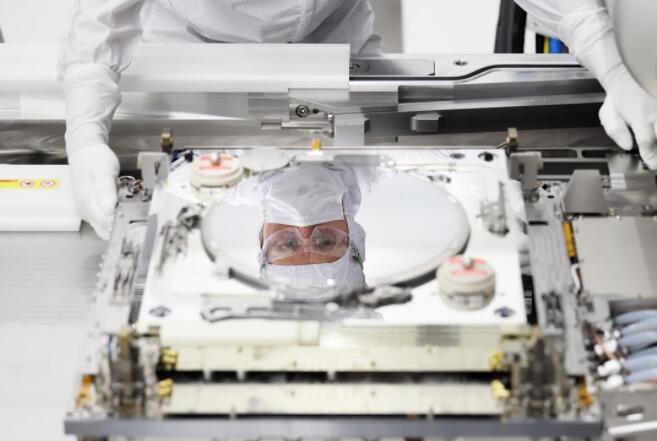 俄罗斯计划开发全新EUV光刻机，使用和目前不同的新技术
