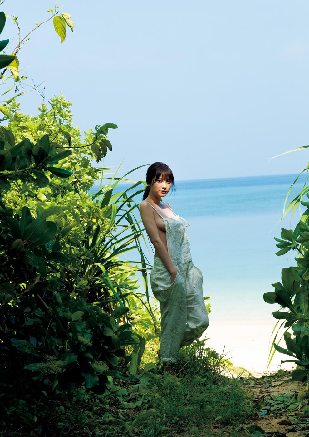 桃月梨子First写真集《未完》