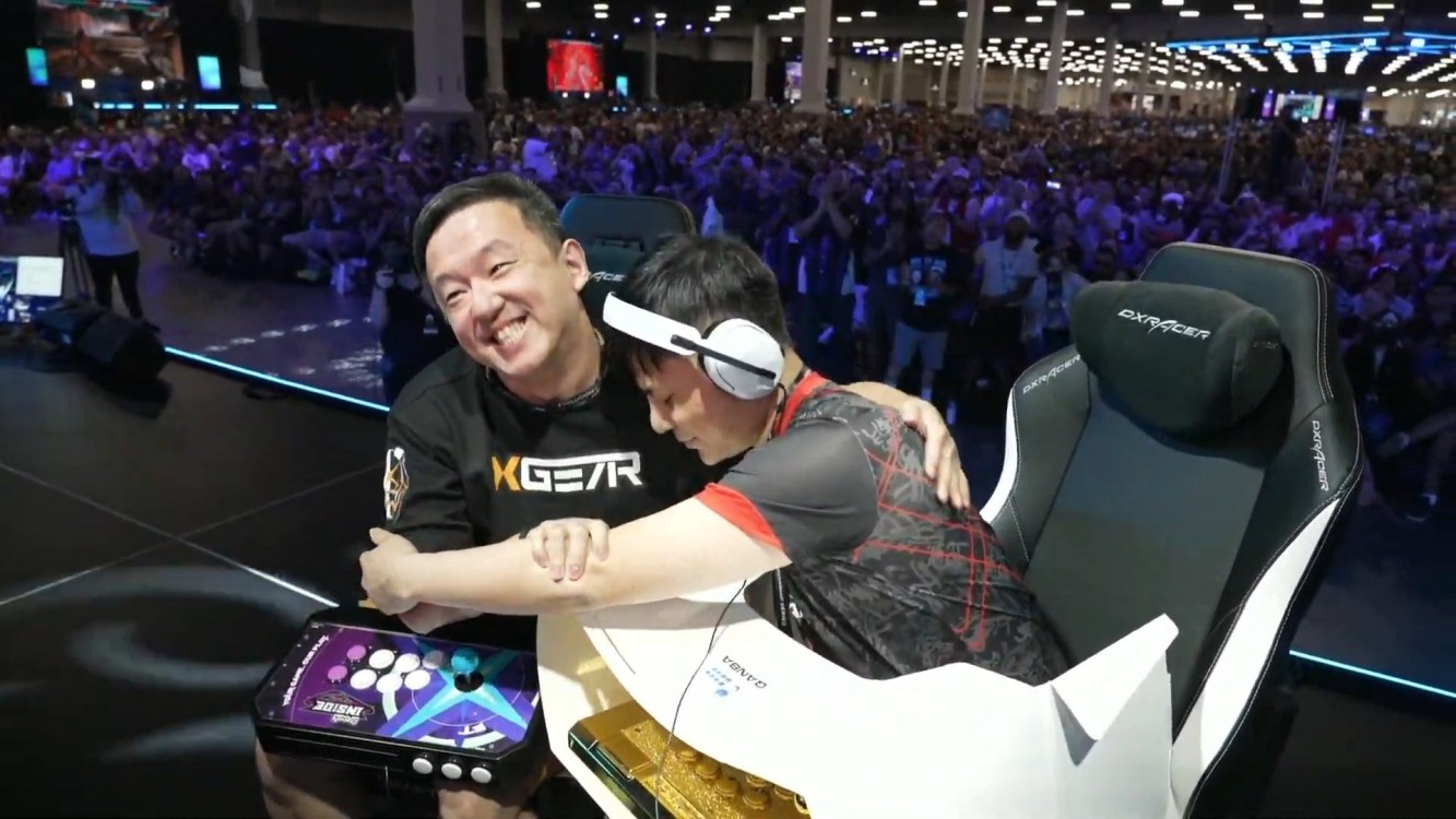 EVO 2023：《拳皇15》总决赛，中国选手“小孩”曾卓君获得冠军