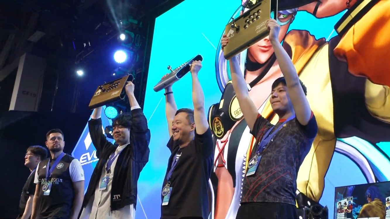 EVO 2023：《拳皇15》总决赛，中国选手“小孩”曾卓君获得冠军