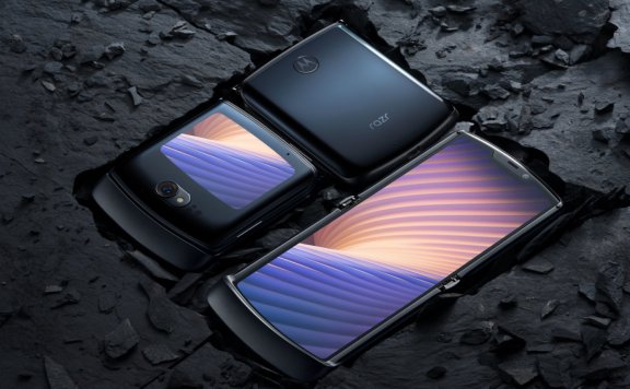 摩托罗拉razr 5G发布:折叠屏无折痕 售价12499元(啊这…)