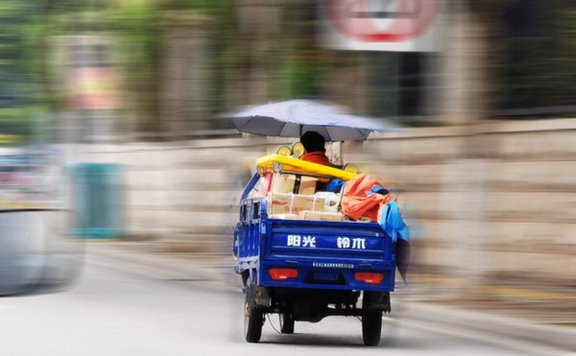 快递价格战压缩快递员收入：一单仅赚2毛5 用户体验直线下降