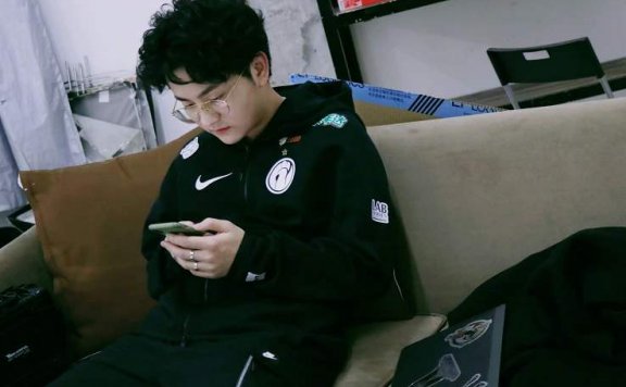 Puff结婚为何引爆电竞圈？IG队友纷纷评论，网友：酸了？