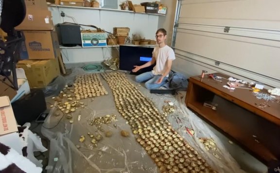 国外玩家用土豆玩《毁灭战士》 B社官博特意@育碧