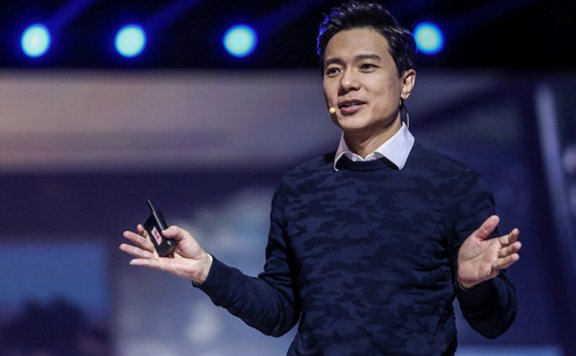 李彦宏:面对“卡脖子”需要耐得住寂寞 守得住信仰