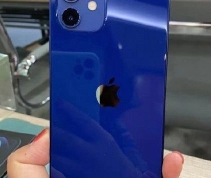 iphone12 蓝色版引发热议：像山寨机
