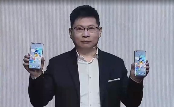 Mate40系列热销 余承东嘲讽iPhone12落后