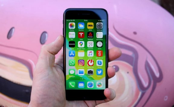 全球三分之一以上的智能手机为外包生产