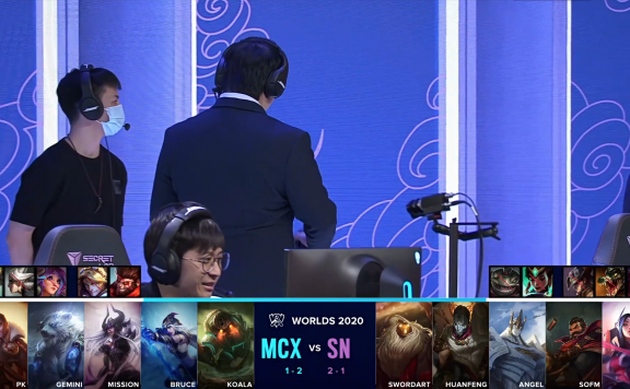 英雄联盟S10文字战报：刀妹天秀，SN击败MCX