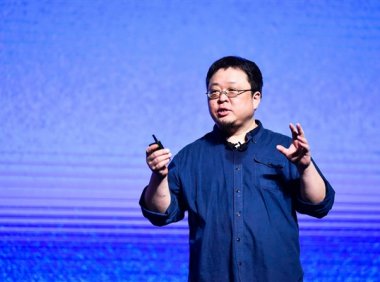 罗永浩直播半年赚4千万 承诺4年赚5个亿