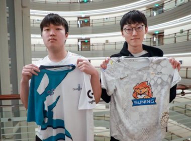 英雄联盟S10:SN的ADC焕烽被喷上热搜!中单泪崩,LPL解说绝望