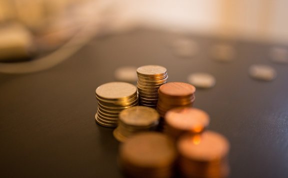 瑞士日内瓦推行新的最低工资标准：月薪近3万人民币