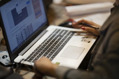 深圳出台健康条例：“加班狗”强制休假