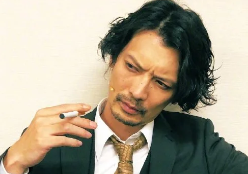 演员窪寺昭13日自杀身亡，曾出演刀剑乱舞、高达00、阿松等舞台剧