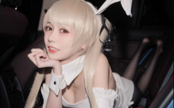 [你的负卿]福利写真集· NO.009 穹妹兔女郎（车内） [9P]